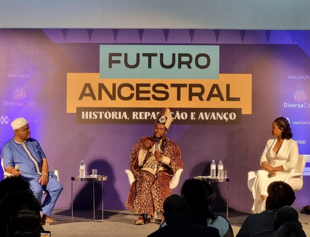 Evento Futuro Ancestral, com o debate entre o Rei da maior etnia de Angola e mais dois participantes